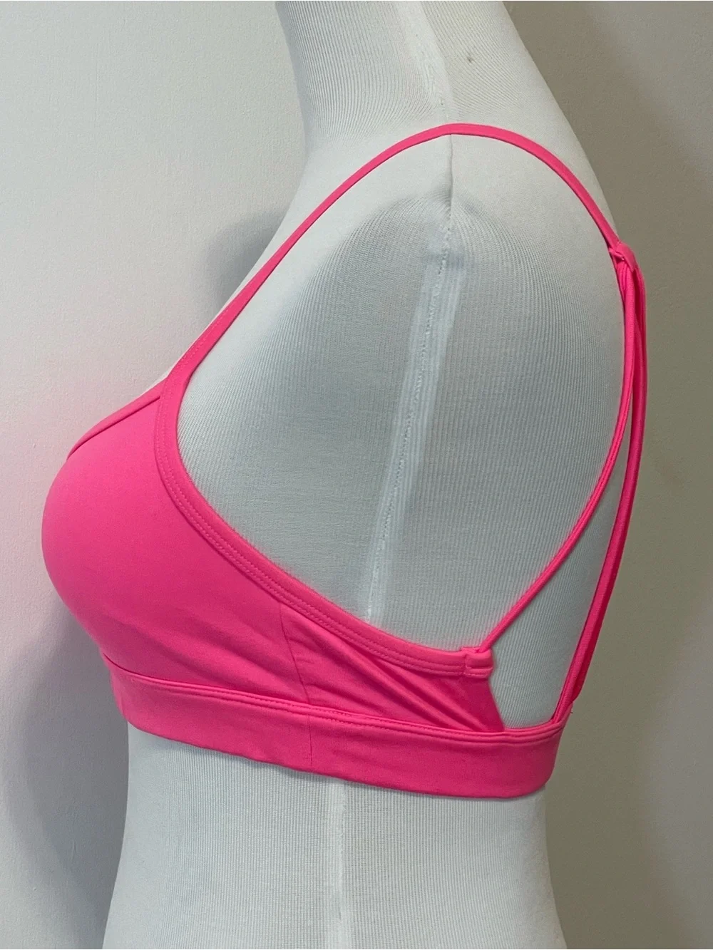 NWOT Alo Yoga Neon Pink Glow Yoga Multi-Strap Back Sports Bra Size XS